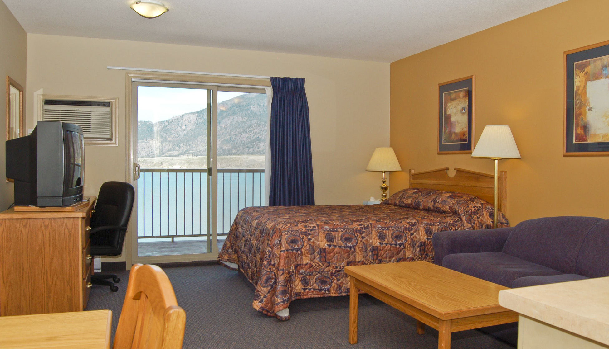Hotel Coast Osoyoos